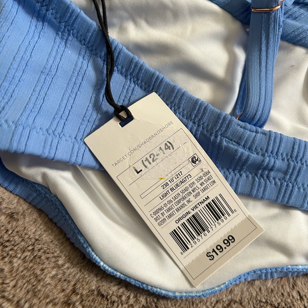NWT Shade & Shore light blue bikini top size large - Picture 2 of 3